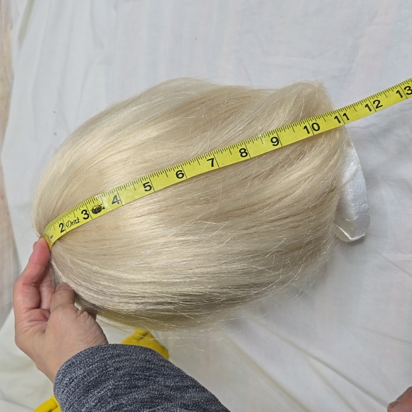 Blonde wig non flammable synthetic wig small - Picture 10 of 11